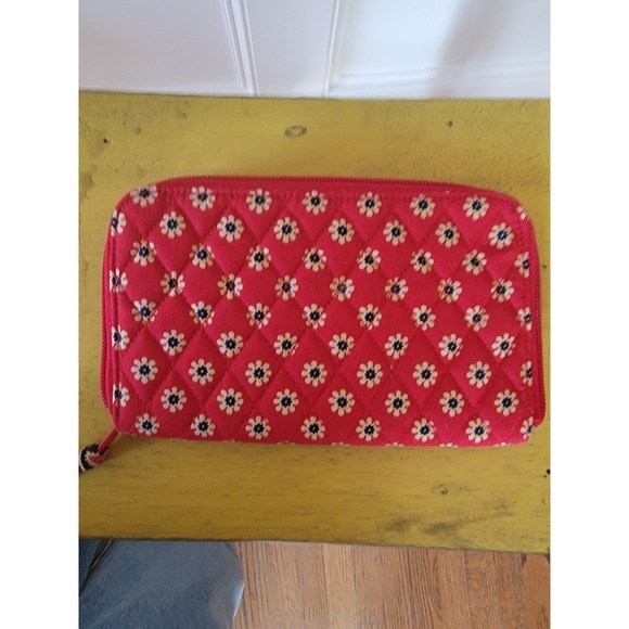 Vera Bradley Quilted Floral Wallet Clutch Red Zip Around - Picture 3 of 5